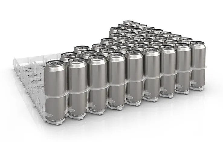 Glissière à boissons pour canettes — Concept P.O.S. Glissière à boissons translucide remplie de canettes en aluminium
